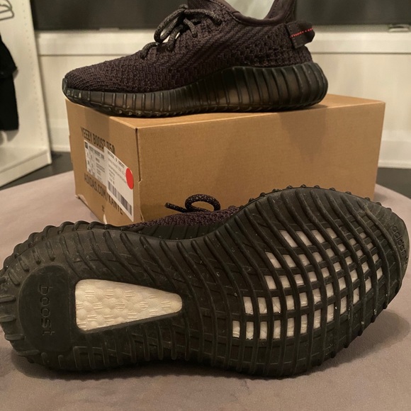 YEEZY 350 BLACK REFLECTIVE - Picture 3 of 7